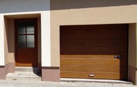 DoorHan Sekční garážová vrata - zlatý dub