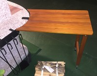Dřevěný odkladácí stolek ke krbu s oválným napojením - hnědý