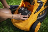 Riwall PRO RALM 4020i SET - akumulátorová sekačka 2 x 20 V + 2x 4 Ah baterie + duální rychlonabíječka 4,5 A