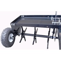 Riwall PRO RPA 102 T - přívěsný provzdušňovač trávníku 102 cm