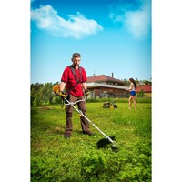 Riwall PRO RPB 360 4T - křovinořez s benzínovým 4-taktním motorem 36 cm3