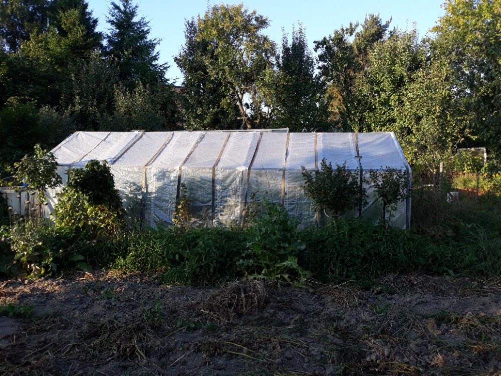 Fólie na fóliovník šité na míru